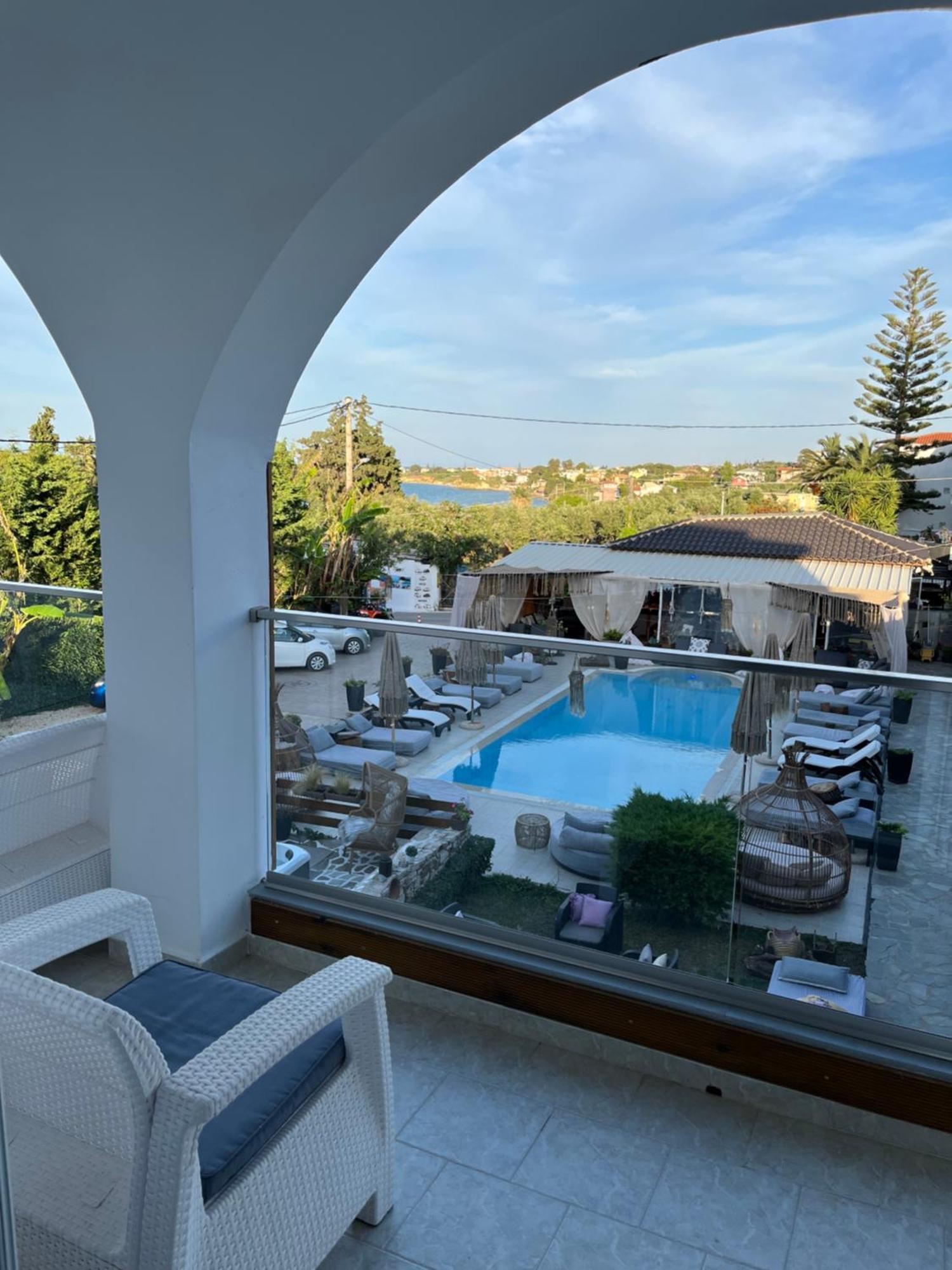 Villa Corali Apartments Sea Breath & Pool Amoudi Exterior photo